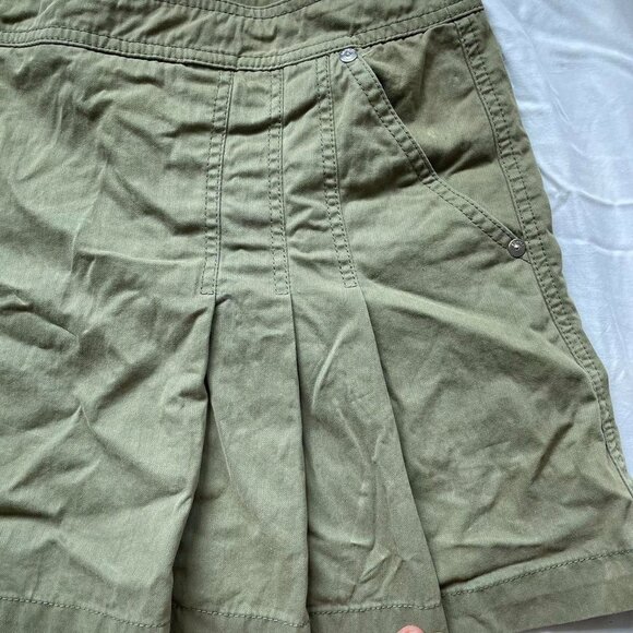 Esprit Y2K Green Pleated Low Rise Mini Skirt with Zipper Detail - Picture 2 of 4